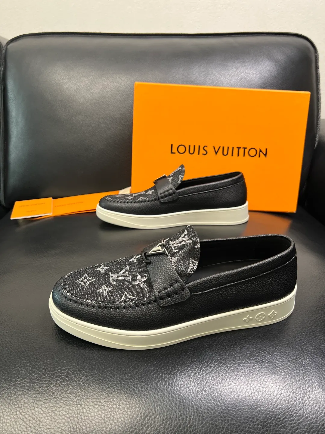 Men's shoes 💰720 Lv high quality top crafts Louis Vuitton, sports sneakers counter synchronization, uppers imported from Italy, high quality splicing colorful complex crafts, imported mesh pads soft and comfortable, soles: original soles specially provided by the original factory, T men's shoes 💰U exclusive movable molded soles super comfortable, original factory single goods, code number 38-44 (customized 45)